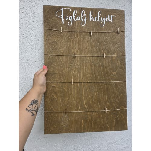 Foglalj helyet tábla