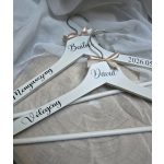 Névre szóló vállfa