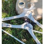 Névre szóló vállfa